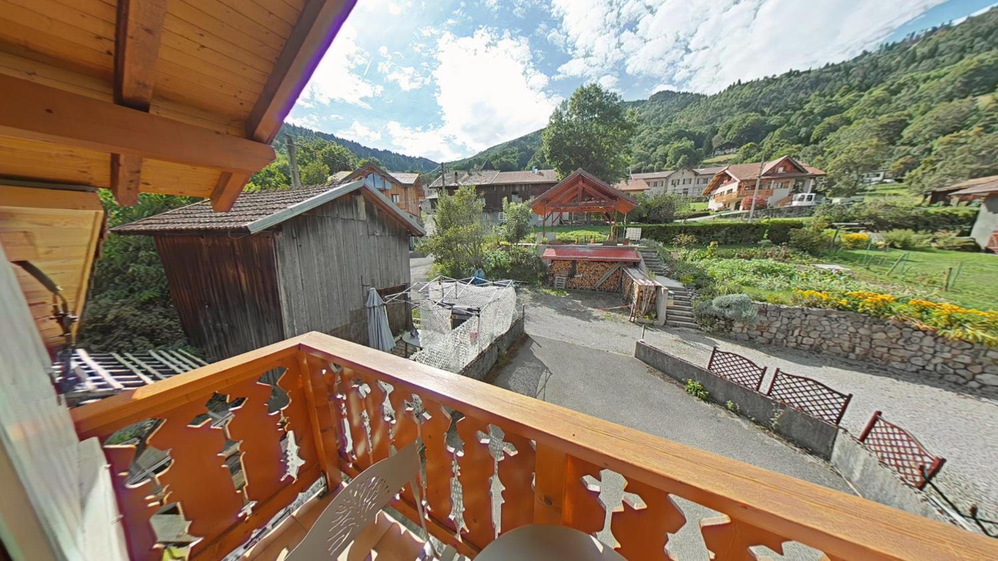 T2 Tout Confort Avec Balcon Au Calme Entre Lac Et Montagne Brizon Luaran gambar